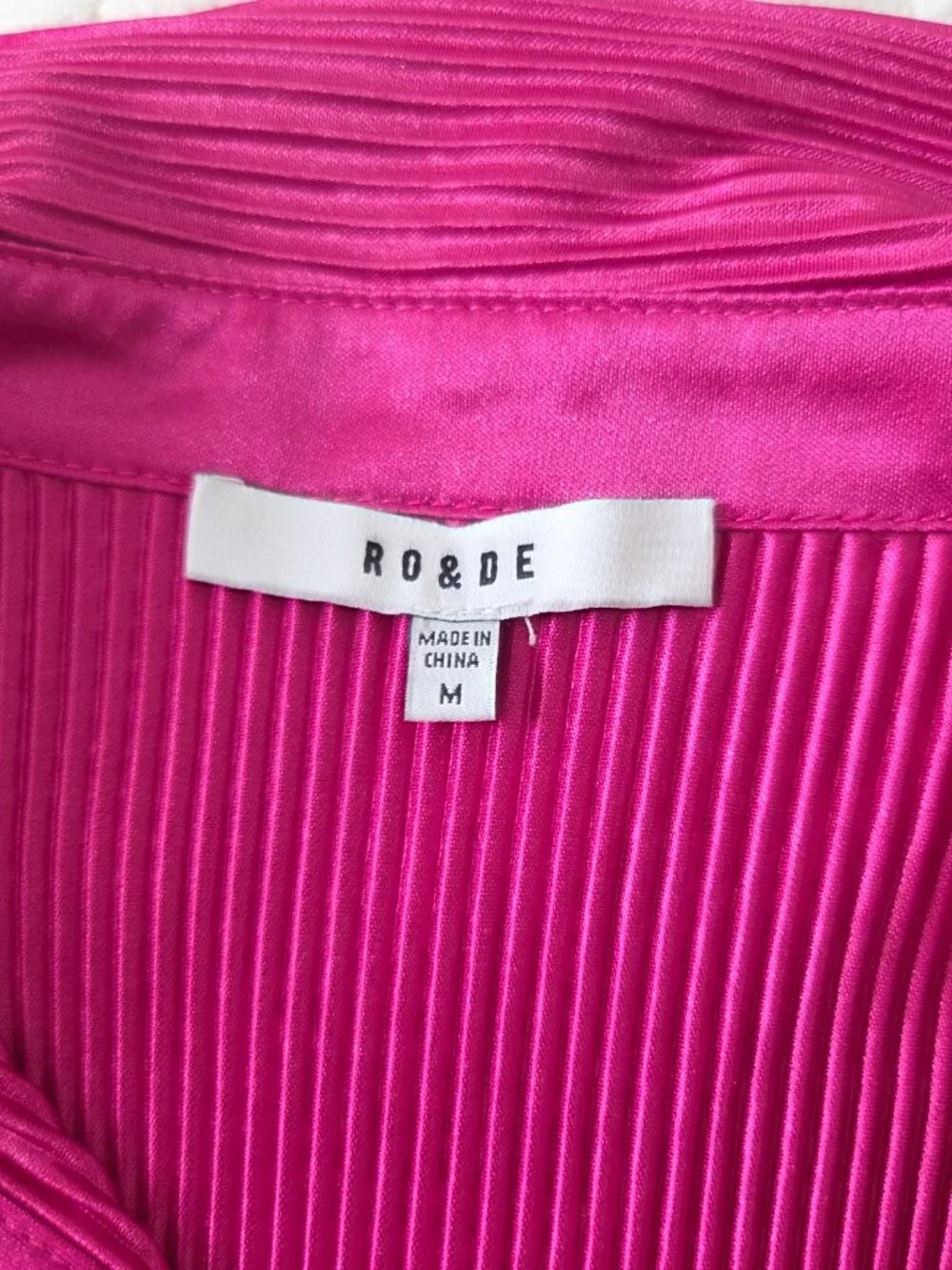 Magenta Pleated Plisse Blouse Medium Pink Satin Collared Button Down Luxury Boho - Picture 7 of 11